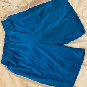 Blue/white Under Armour athletic shorts, Loose XL